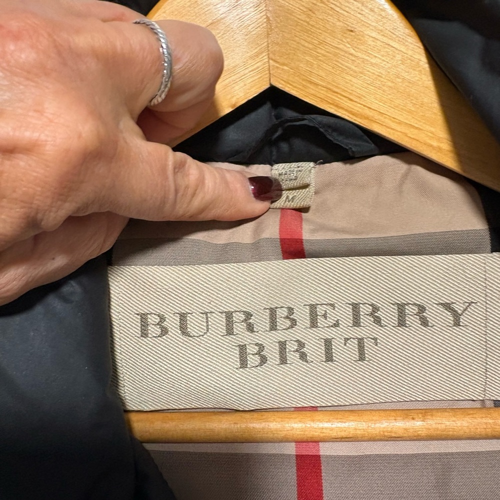 Burberry Women's Puffer Jacket - Black Sz M - Picture 3 of 6